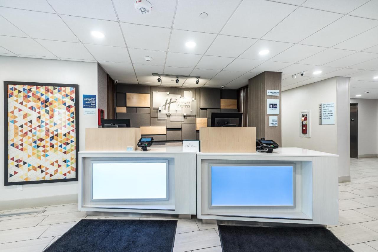 Holiday Inn Express Flint-Campus Area By Ihg Экстерьер фото