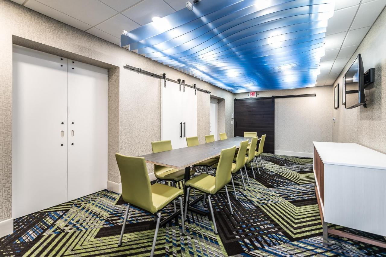 Holiday Inn Express Flint-Campus Area By Ihg Экстерьер фото
