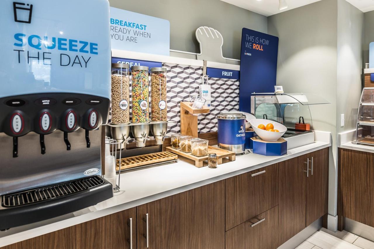 Holiday Inn Express Flint-Campus Area By Ihg Экстерьер фото