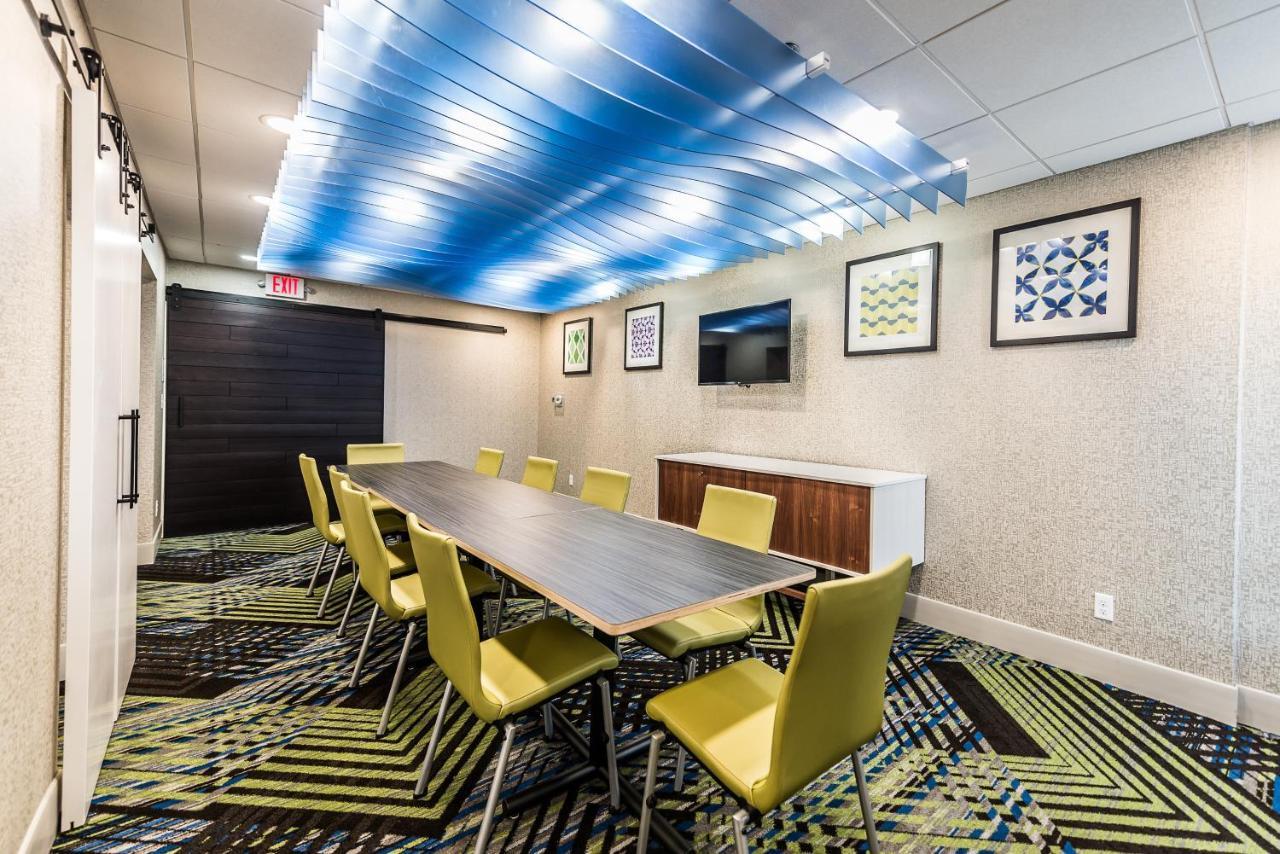 Holiday Inn Express Flint-Campus Area By Ihg Экстерьер фото