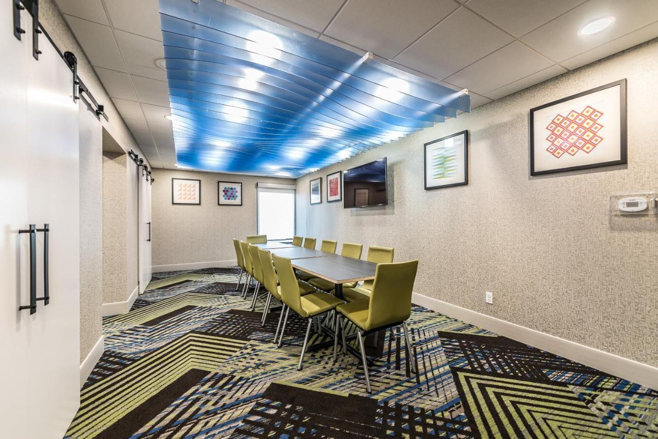 Holiday Inn Express Flint-Campus Area By Ihg Экстерьер фото