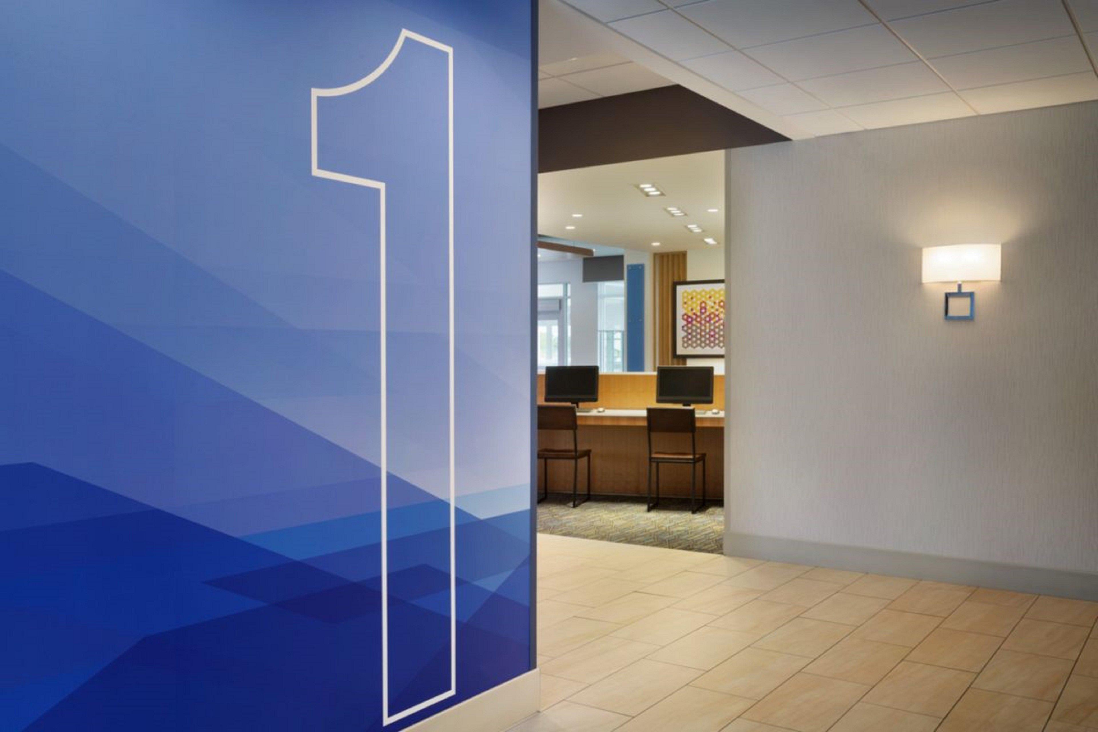 Holiday Inn Express Flint-Campus Area By Ihg Экстерьер фото